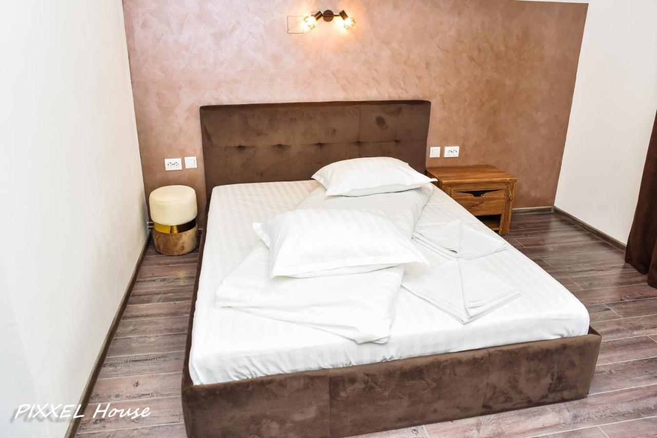 Pixxel House Ξενοδοχείο Moeciu De Sus Εξωτερικό φωτογραφία