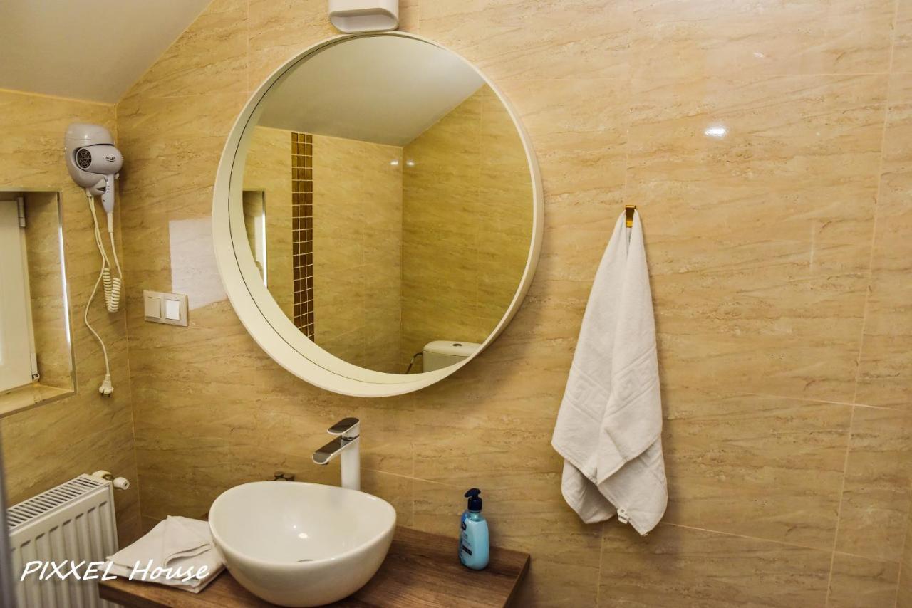 Pixxel House Ξενοδοχείο Moeciu De Sus Εξωτερικό φωτογραφία