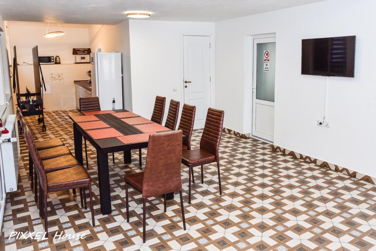 Pixxel House Ξενοδοχείο Moeciu De Sus Εξωτερικό φωτογραφία